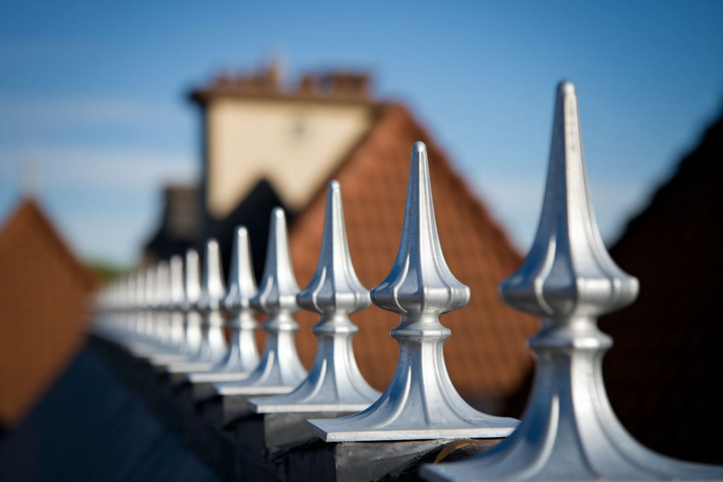 ornement-faitage-zinc-toits-europeens