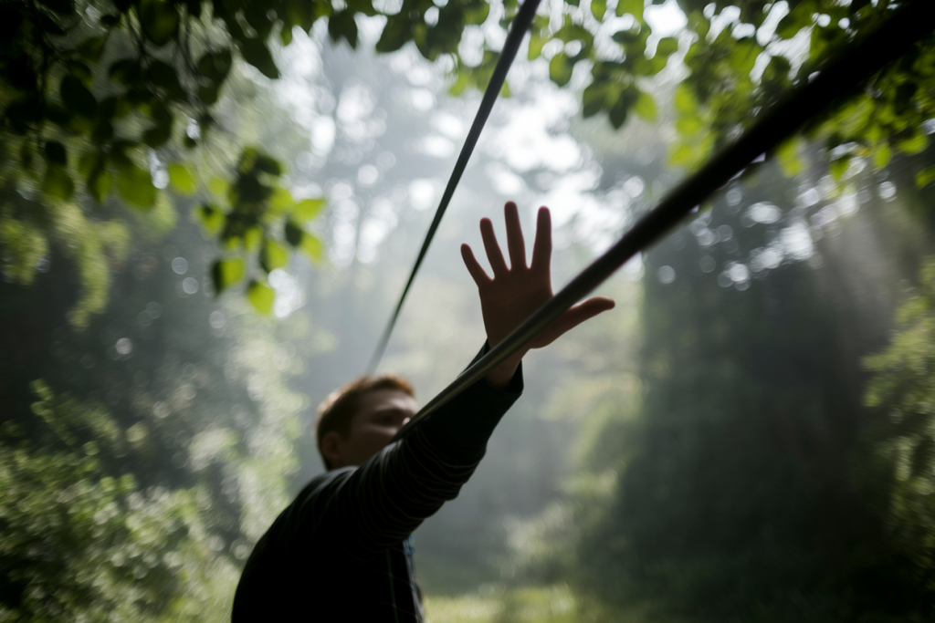 personne-cable-foret-verte