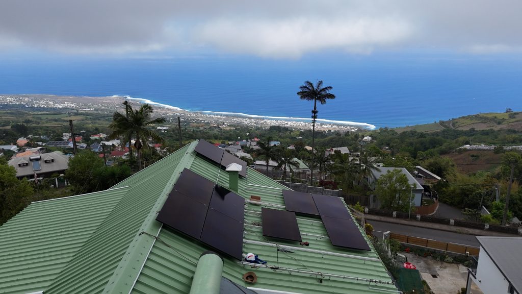 Photovoltaïque 974 : Guide des aides et normes à La Réunion en 2026